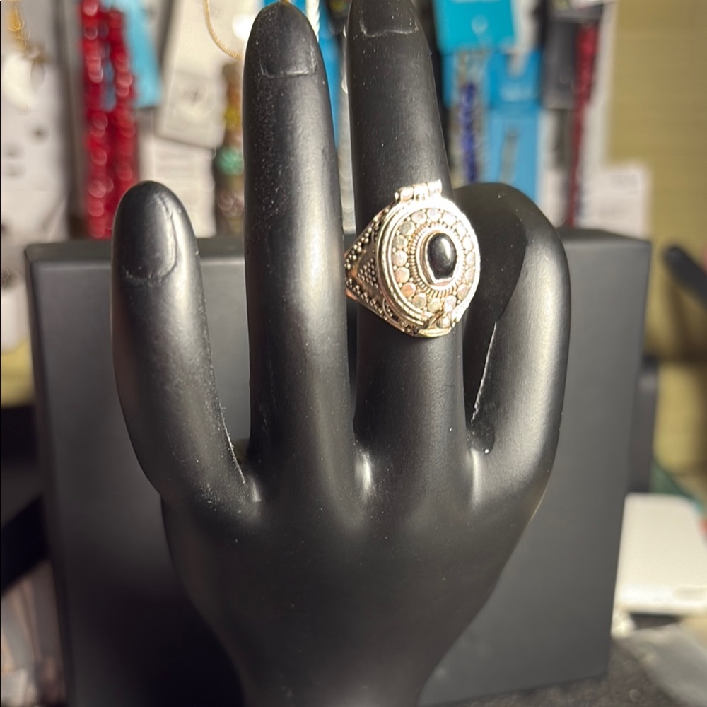 Elegant Silver and Black Ring